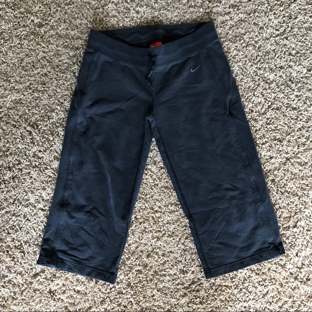 Nike, cropped sweatpants.